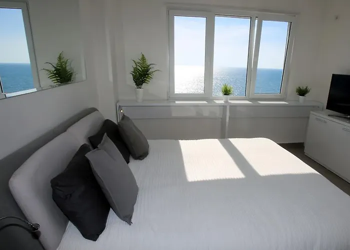 White Residence Luxury Apartments
