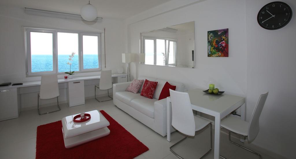 Apartment White Luxury Sarande